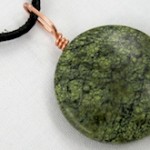 simple-bead-and-wire-pendant