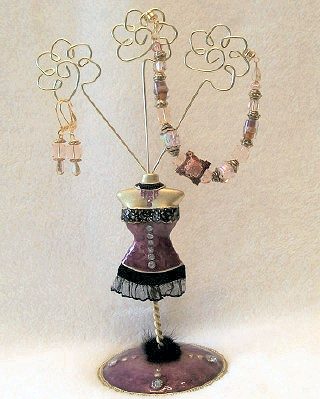 janis-robinson-jewelry-stand