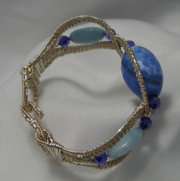Back and side showing clasp and design
