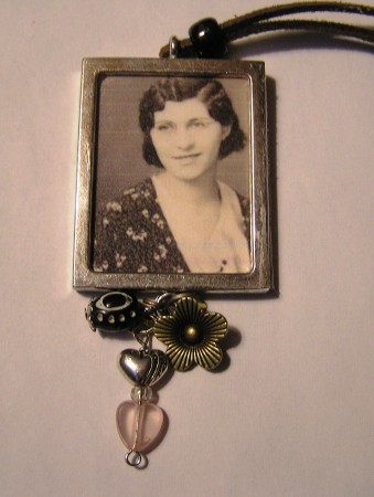 IRossi Heirloom Photo Pendants