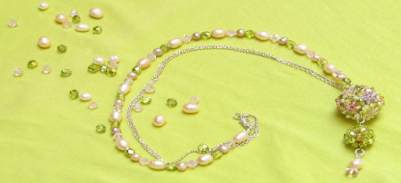 IDalah pale beads and pearls necklace