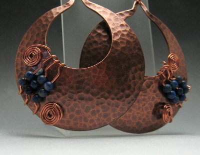 Artistic copper hoop earrings with iolite