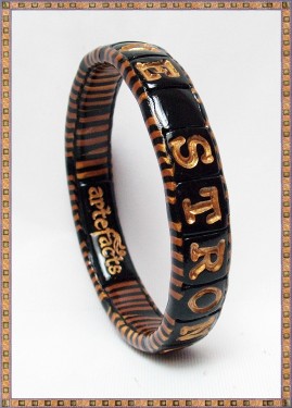 'Top' side of the 'Live Strong' bangle.