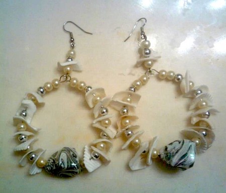 Recycled shells and pearls earrings
