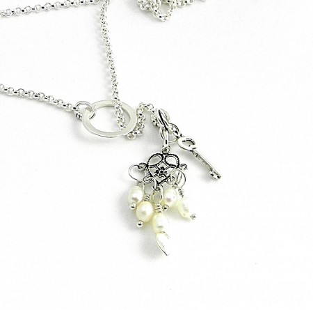 Close up of the dangle part of the Lariat.