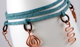 Wire Charm Wrap Anklet - tutorial by Rena Klingenberg