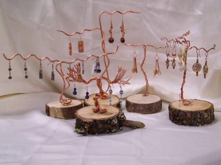 Cat: Selling Jewelry to Friends vs. Giving Jewelry to Friends