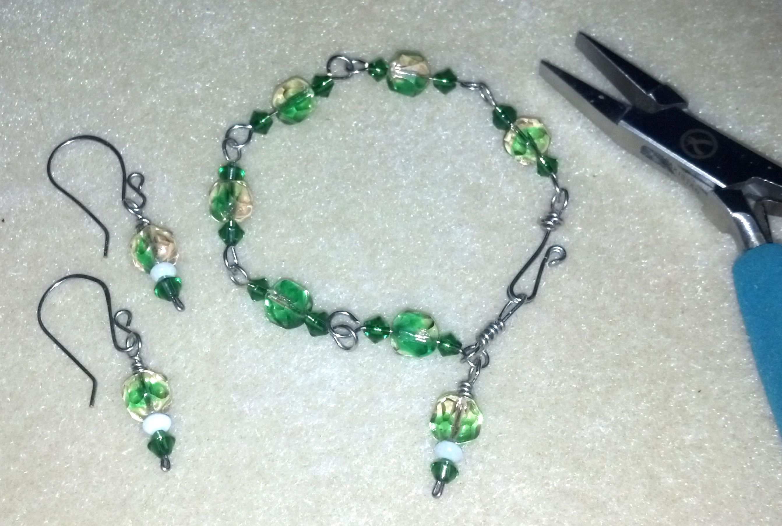 Simply Pretty Glass & Wire – Jewelry Making Journal