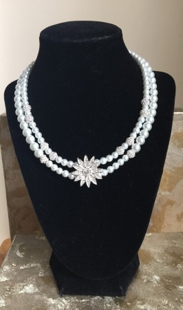 Bridal Pearl necklace with rhinestone starburst