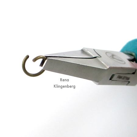 Assembling Beads and Chains Bracelet - Tutorial by Rena Klingenberg