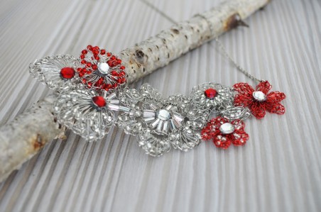 Freeform wire crochet by by Angela Moisey - featured on Jewelry Making Journal