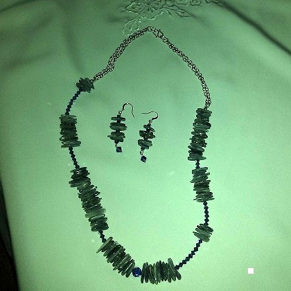 Kyanite side-drilled sticks and capri blue swarovski crystals, jewelry set by Angela Darmali  - featured on Jewelry Making Journal