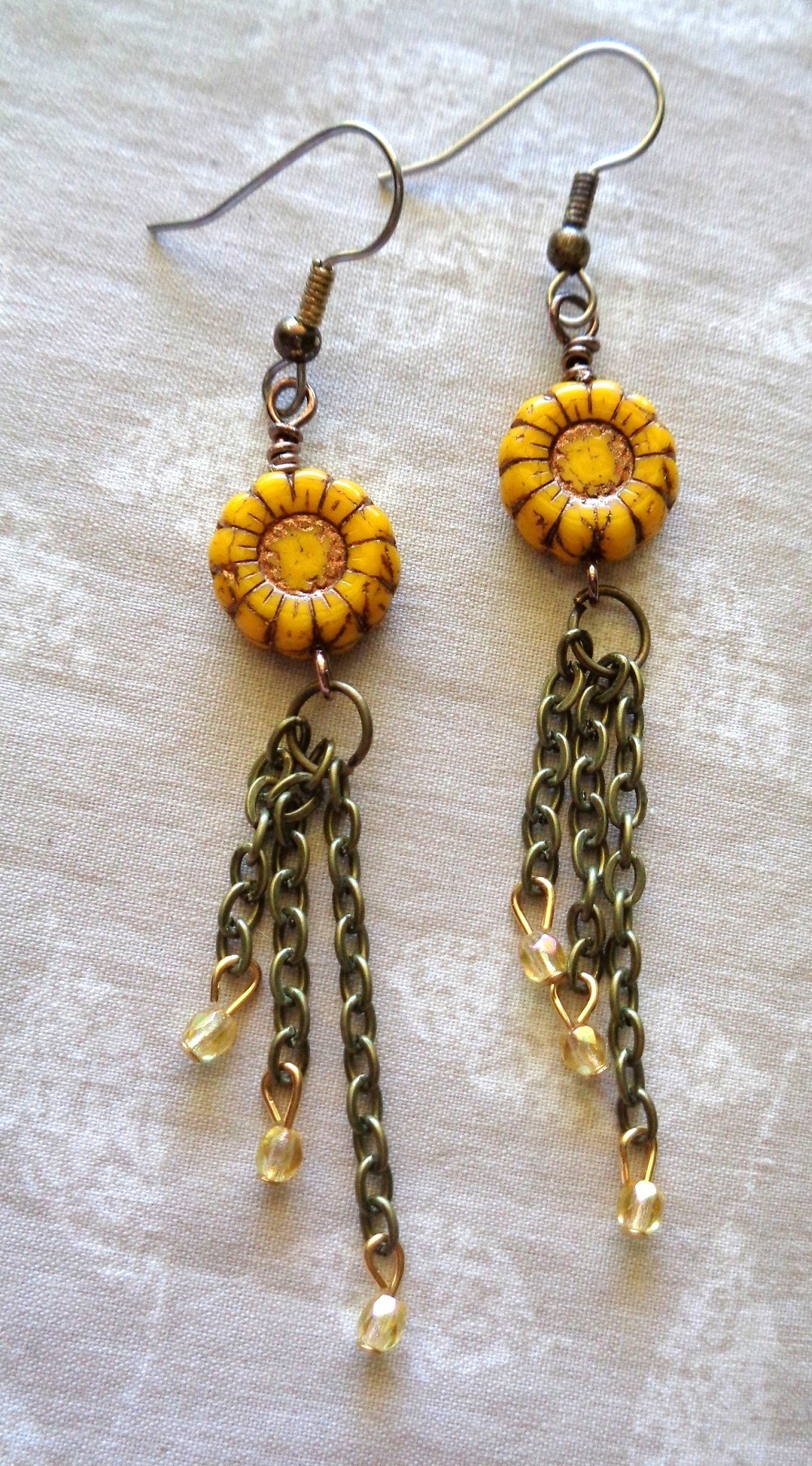 Vintage Czech Glass Flower Spacer Beads – Yellow, 3x7mm – NOS Lot #1036